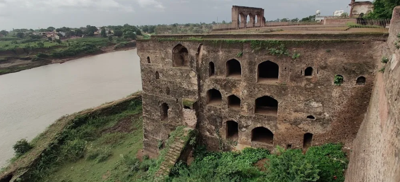 Shahi Qila, Burhanpur, Madhya Pradesh - Vushii.com